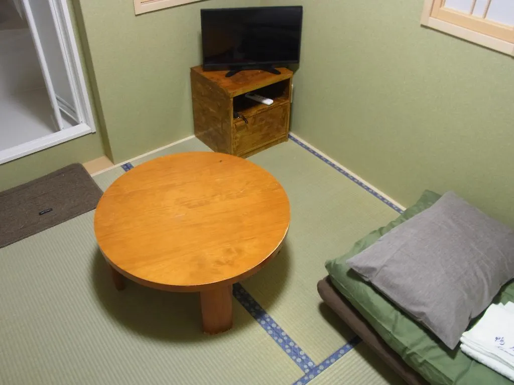 Kamoya Ryokan Kyōto 3*,